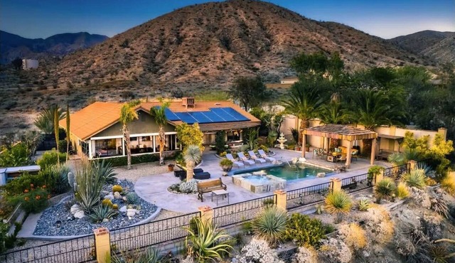 Miracle 2 bedroom house with all the amenities and equipment and amazing view!