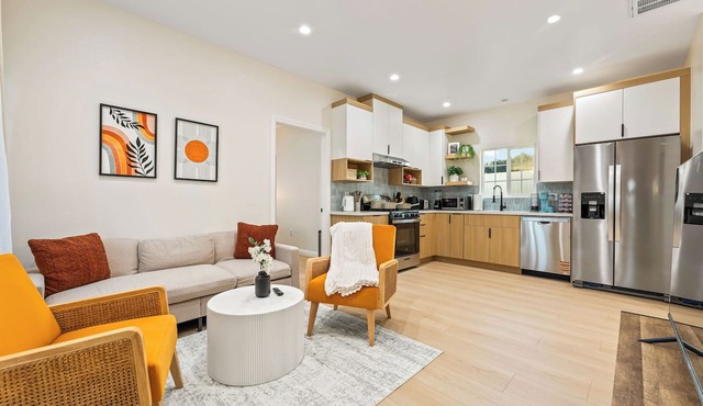 Modern 2BR Guesthouse Private Entry Minutes to Disney Anaheim Easy Parking