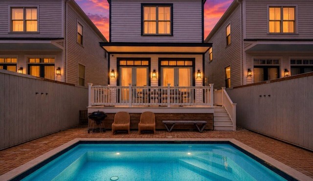Modern 5BR Haven, Sleeps 10 guests + Private Pool