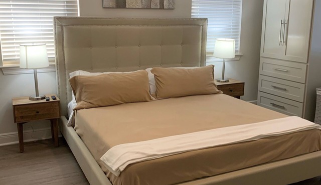 Modern and comfortable updated 1 bedroom Midtown Apartment. King bed and cable!