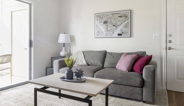 Modern Apartment in Prime Location (ID1203X618)