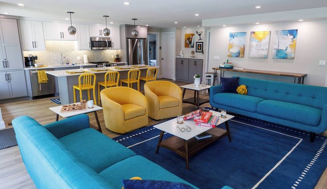 Modern Living next to Titletown, Green Getaway!