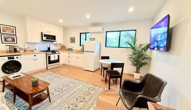 Modern Ojai 1BR Suite Near Town