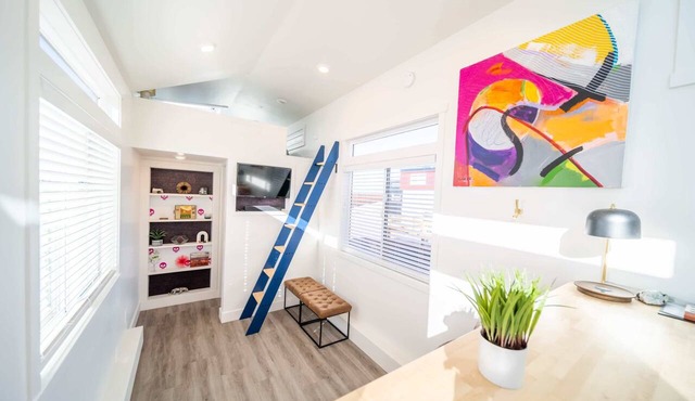 Modern tiny home near Zion | Private Deck | Views