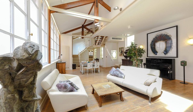 MONTMARTRE SPACIOUS DUPLEX, ATTRACTIONS, 30–60 days ahead? Private offer ART-VAs