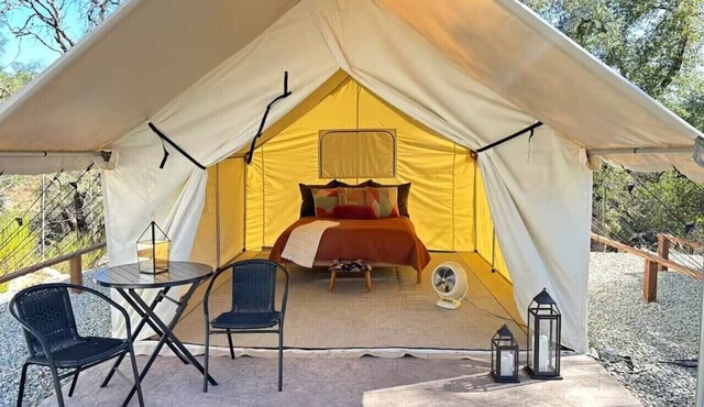 Moonshadow Flat Glamping - Onyx Tent