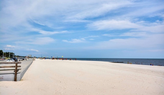 Motel 6 Biloxi, MS - Beach
