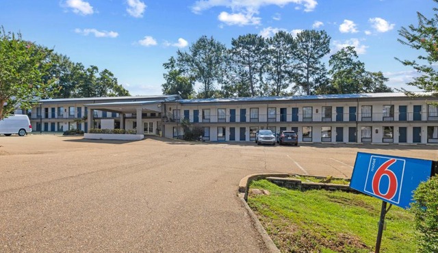 Motel 6 - McComb, MS