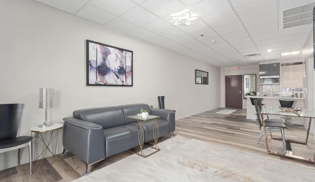 New 2 Bed 2 Bath On The Avenue