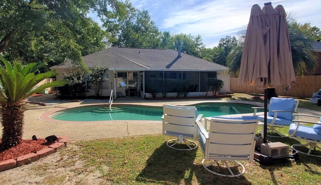 NEW 4 bedroom home with pool. Sleeps 9!