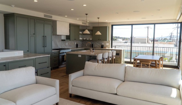 New Build-Manhattan Beach-Steps to Downtown and Beach