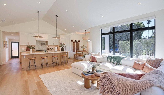 NEW! Coastal Retreat - Exquisite remodel, high end finishes, hot tub, A/C, fire pit, luxury by beach