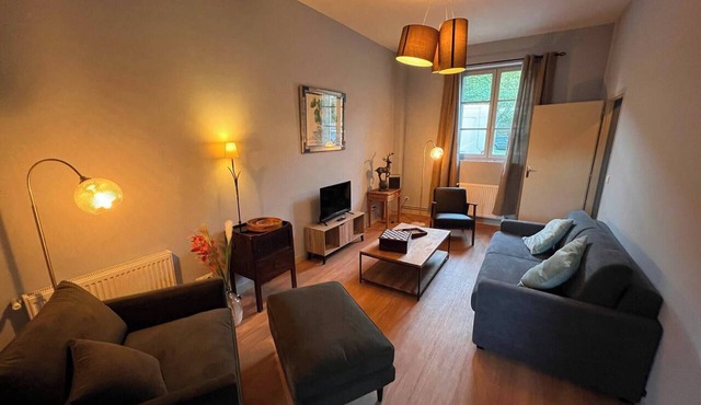 NEW House in the heart of the city / quiet location