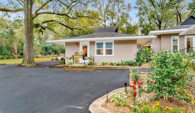 NEW LISTING -Fairhope cottage near downtown ADORABLE