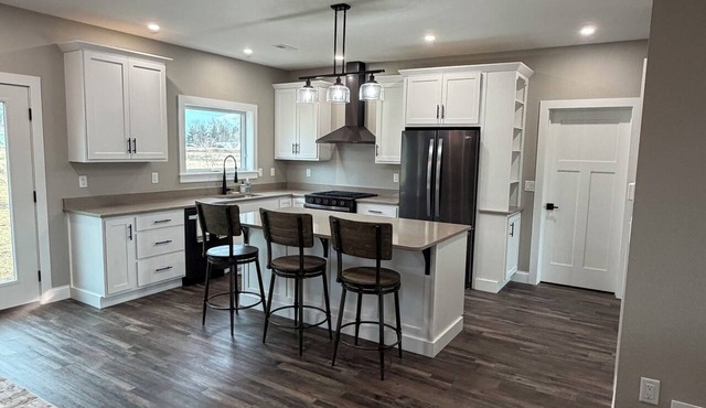 Newly built, peaceful 3-bedroom house in quaint Exline, IA with AC comfort