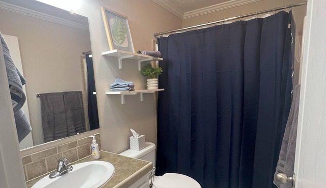Newly Furnished Townhome-8 minutes to the beach