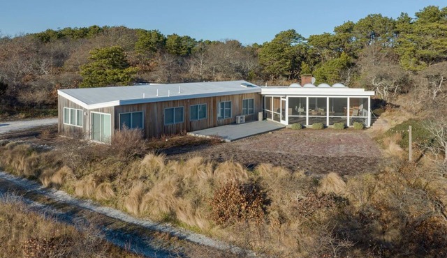 Newly Reno'd GORGEOUS, Water View, Beach Access (CS0034)