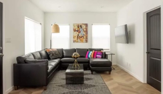NEWLY Renovated- 1bed, 1bath!