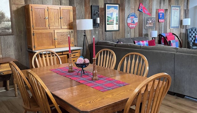 Newly Renovated Space for up to 12 in Ruston near LA Tech