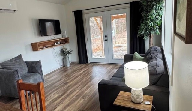 Newly Renovated Tiny Home