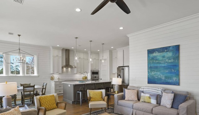 No Worries Bay House by Liquid Life
