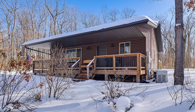 Northwoods Escape: Relaxing Retreat w/Deck