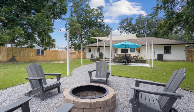 Oak Coastal Retreat! Fire Pit! Golf Cart Included!