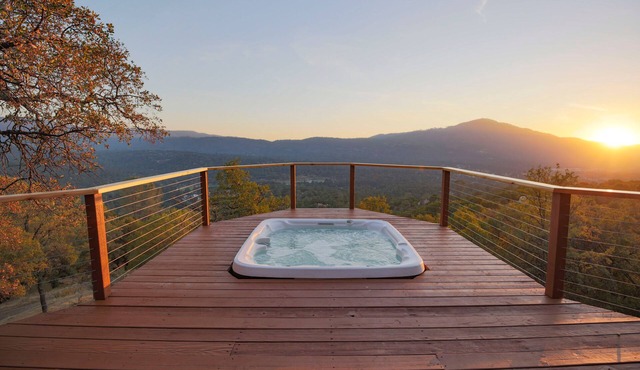 Oakhurst Home With a View