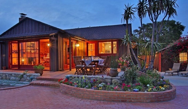 OCEANFRONT BEACH HOUSE