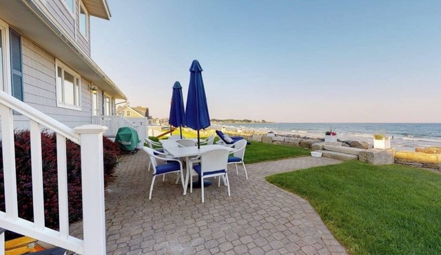 Oceanfront Stunner w/Kayaks, Beach Gear, Fireplace, Amazing Water Views & Pond