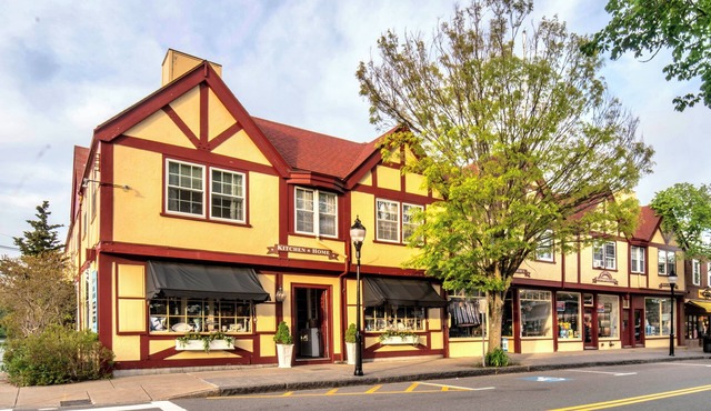 One Bedroom Apartment Located in Downtown Falmouth
