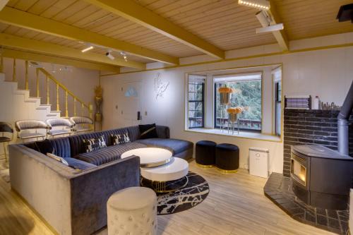 Outdoor Oasis in Pine Mountain Club! Cabin Getaway