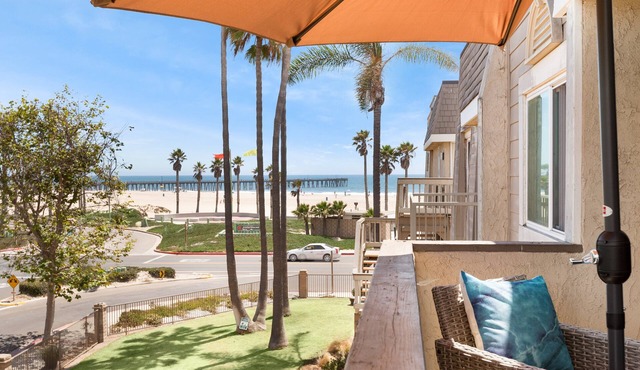 Outstanding 2 bedroom Ocean front condo - Pet friendly!