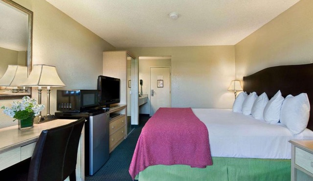 Oxnard Inn Lancaster