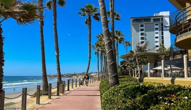 Pacific Beach Cottage - 1 Block from the Ocean
