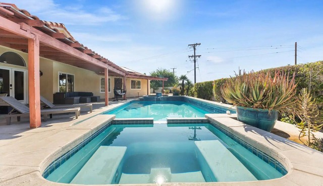 Palm Springs Desert Oasis.
