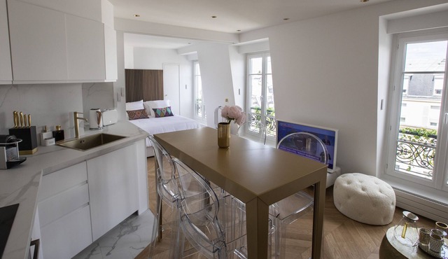 Paris Parc Monceau Hotel Suite Flat