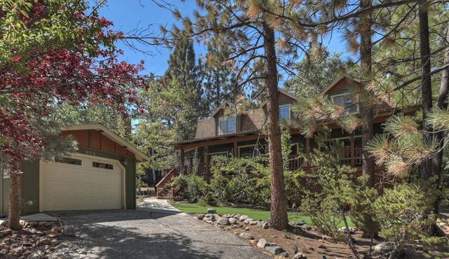 Peace Out by Destination Big Bear : Remarkable Dutch Gambrel Only 2 Blocks from Snow Summit! Foosball!