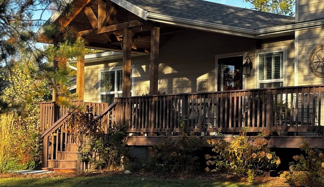 Peaceful Cottage on the Pines Golf Course, so close to Sand Valley Golf Resort!