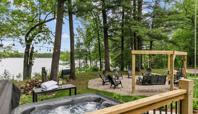 Peaceful Lake Escape | Hot Tub, Game Room & Pier