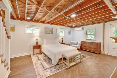 Peaceful Mountain Retreat Near Appalachian Trail, Wineries, Breweries and More