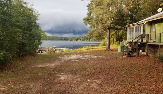 Peaceful, Secluded Lakefront Cabin