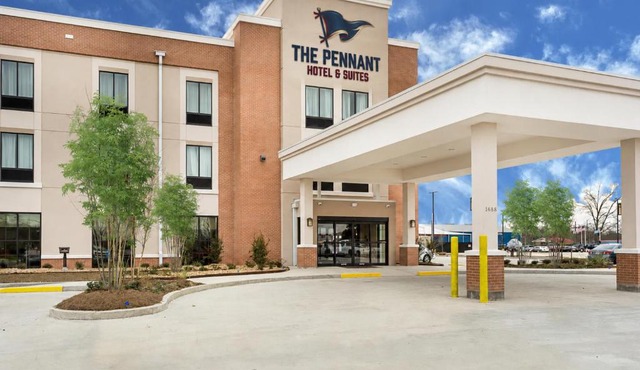 Pennant Hotel & Suites