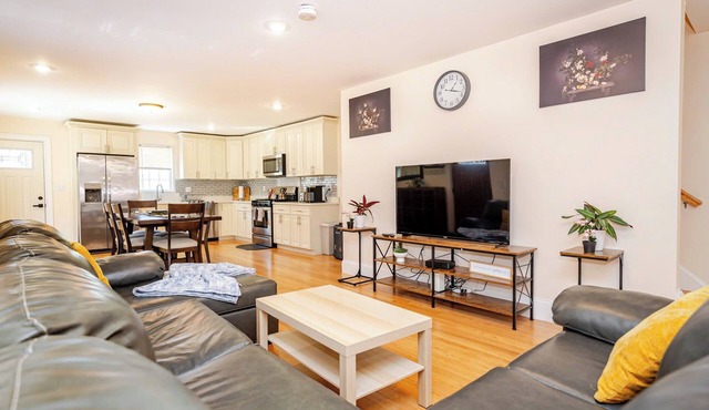 Pet-Friendly 3BR Retreat Easy Boston, Logan Airport & I-93 Access w/Parking 37