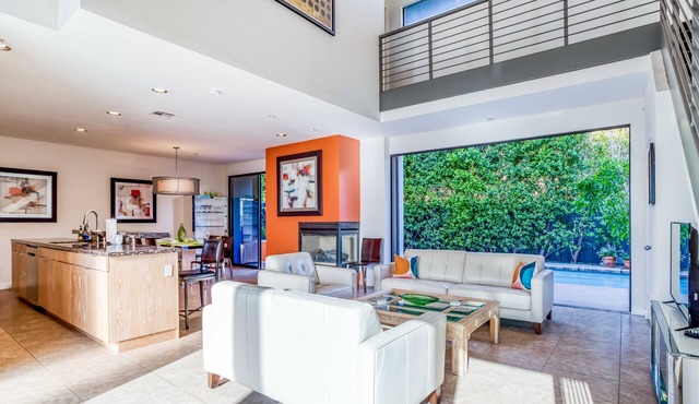 Pet-friendly townhome close to downtown with private pool, spa and more!