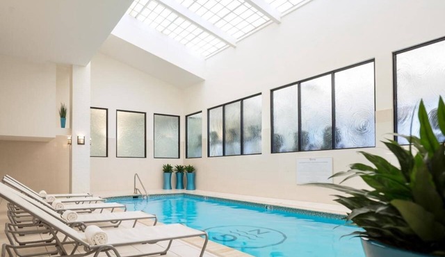 Picturesque Harbor Hotel with Outdoor Pool | Relaxing Waterview Room
