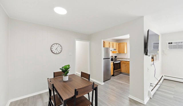 Pine Brook 509 I Corporate 1.5Br Apt I Parking