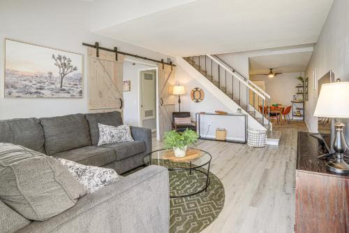 Pool Access & Mtn Views: Palm Springs Retreat!