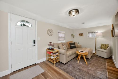Prime Ames Location 2BR 1BA Near ISU