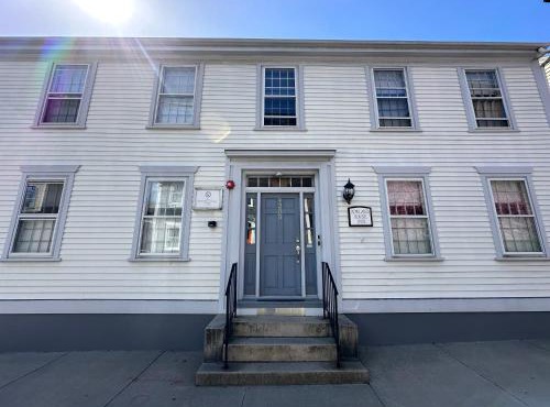 Private Historic Inn Downtown Newport